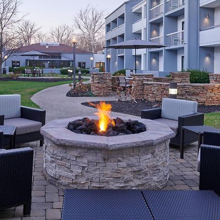 Courtyard By Marriott Indianapolis Castleton Hotell Exteriör bild
