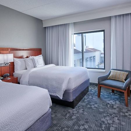 Courtyard By Marriott Indianapolis Castleton Hotell Exteriör bild