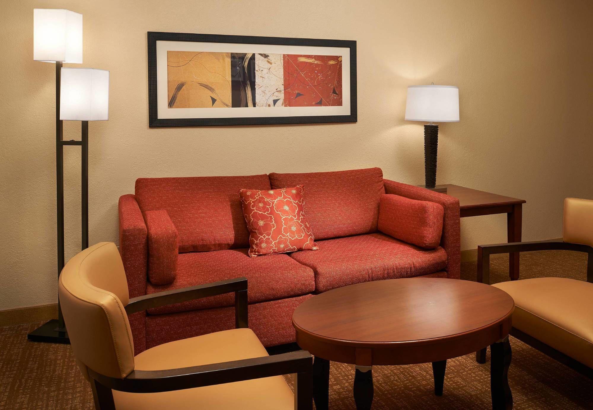 Courtyard By Marriott Indianapolis Castleton Hotell Exteriör bild