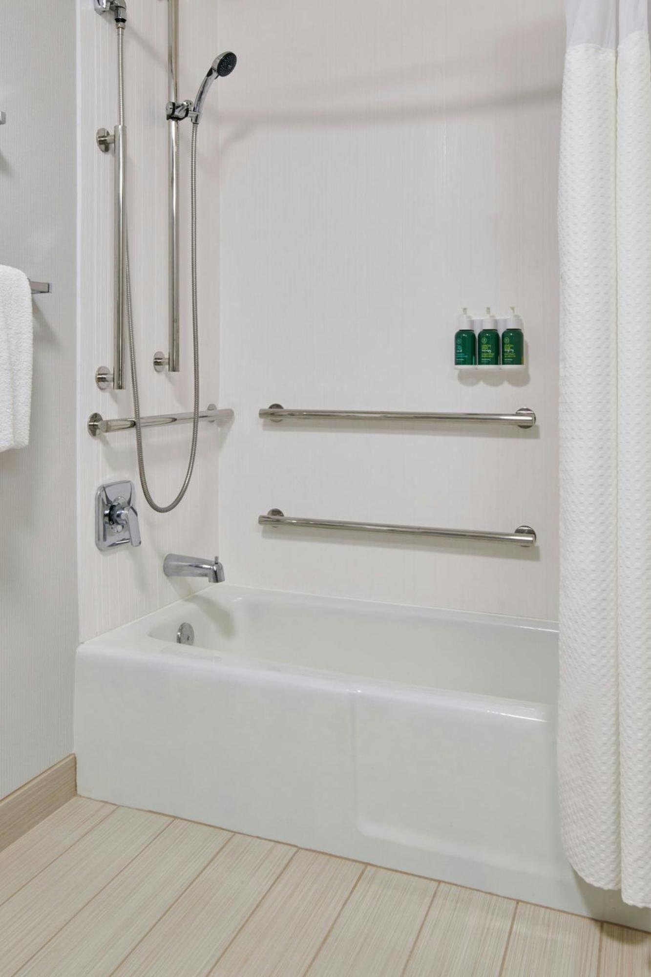 Courtyard By Marriott Indianapolis Castleton Hotell Exteriör bild